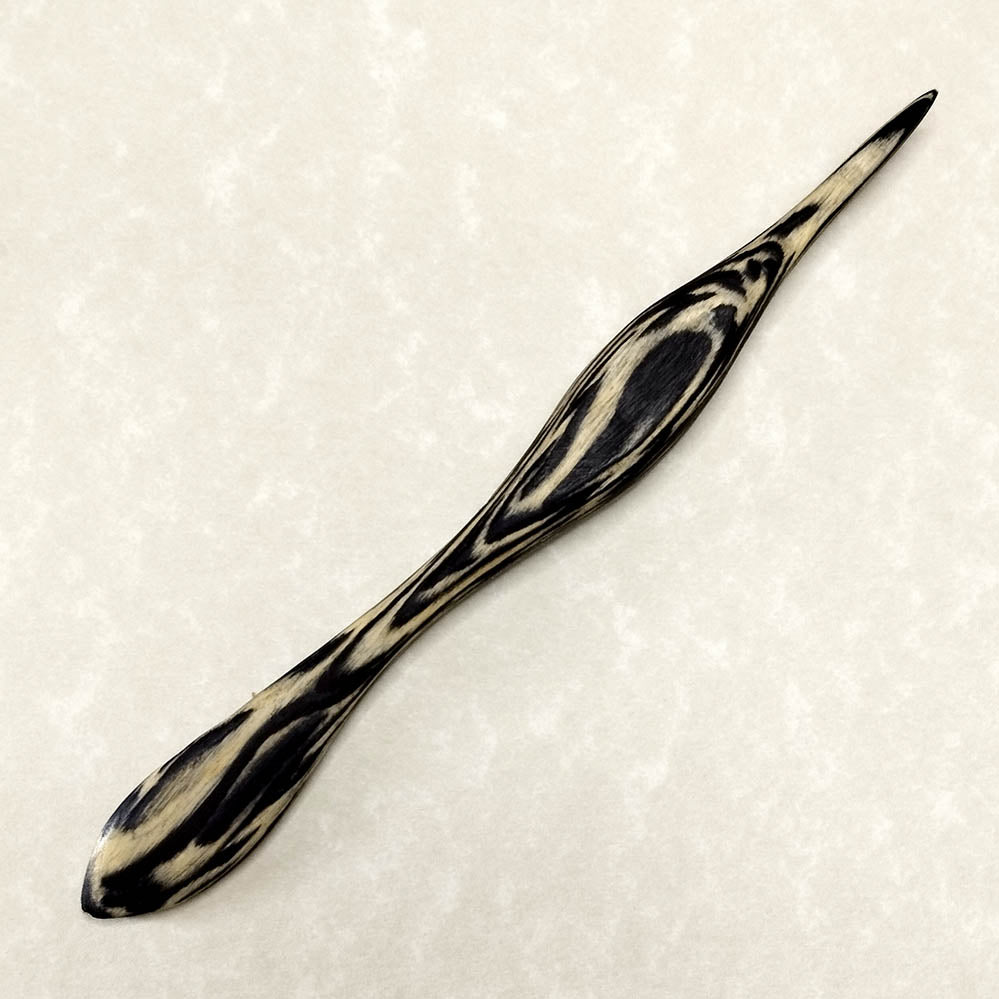 Hand-Crafted Wooden Origami Folding Tool (black/white) | Limited Edition