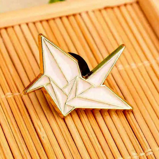 Origami Crane Enamel Pin – Thoughtful Gift of Peace